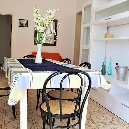Apartman Trilocale Gentile By Salentolimit *